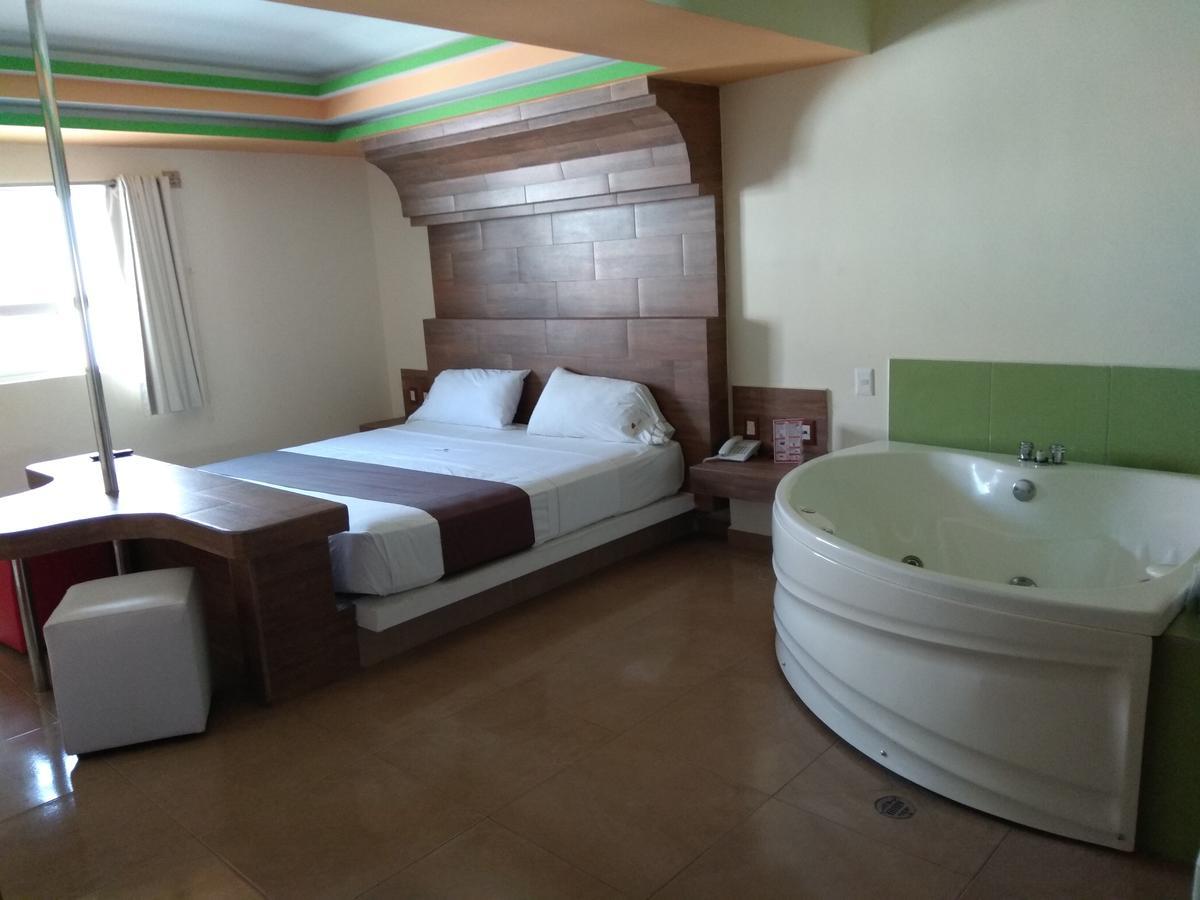 Hotel Rubi Manzanillo Exterior foto